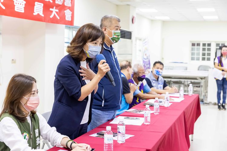 沈慧虹今天出席前溪社區發展協會活動，直呼林智堅是最佳助選員，她也有信心要超越林智堅。沈慧虹團隊提供