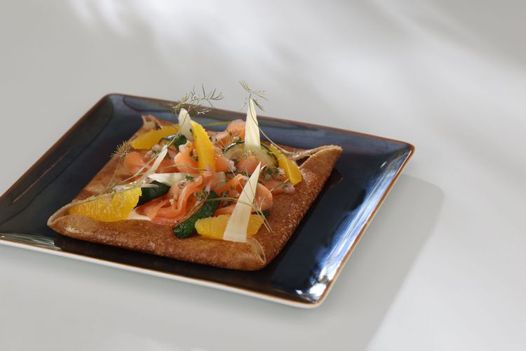 鮭魚節瓜薄餅。業者提供