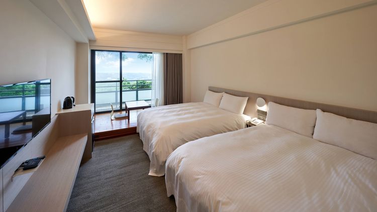 石門福華此次參與活動房型為雅緻雙人房，平日入住可升等至雅致家庭房。福華提供