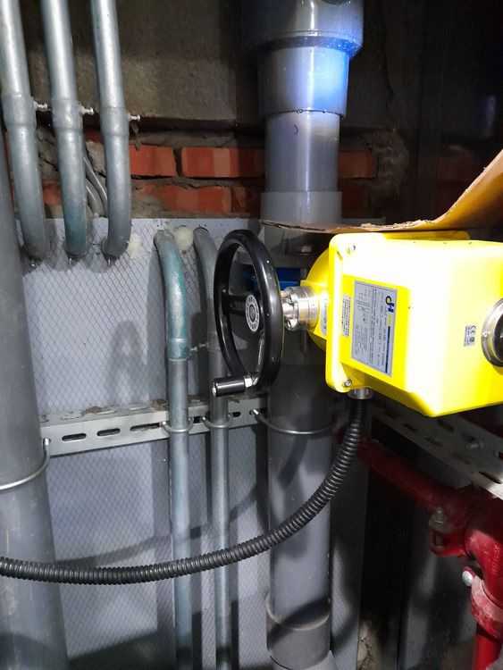 活動中心自動抽水馬達經改為手動開啟，已恢復正常排水功能，室內已無漏水。桃園市工務局提供