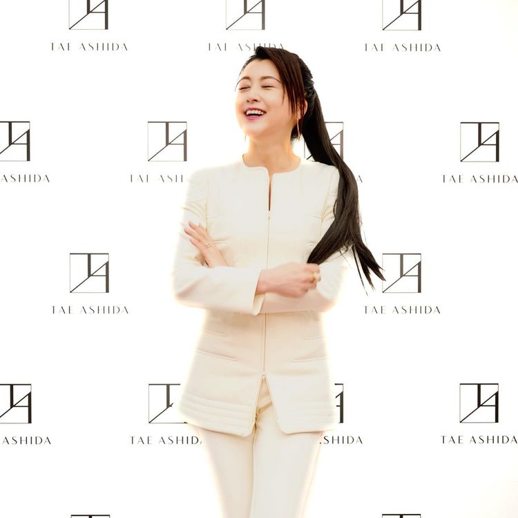 藤原紀香在IG分享的美照，似乎做了很多修圖和後製。翻攝藤原紀香IG