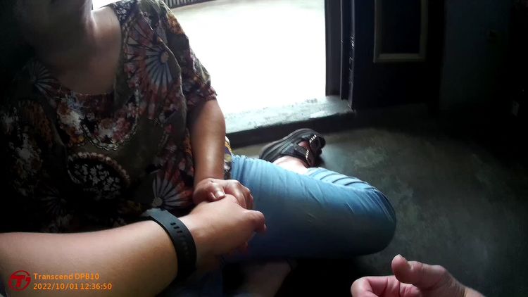 婦人向警方傾吐她心中的苦悶。警方提供
