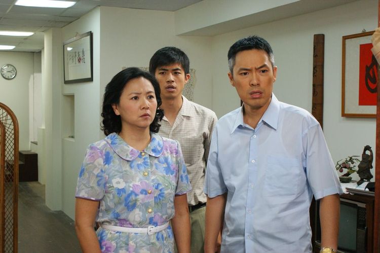 王琄在《十里桂花香》劇中飾演協助夫婿樊光耀(右)創立鼎泰豐的賢內助。客家電視台提供