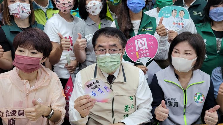 黃偉哲民調大勝對手。劉榮輝攝