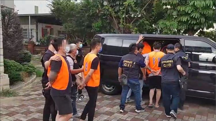 詐騙集團成員落網。警方提供