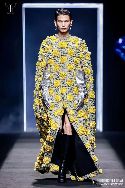 陸仙人花三年時間完成模特兒美夢。