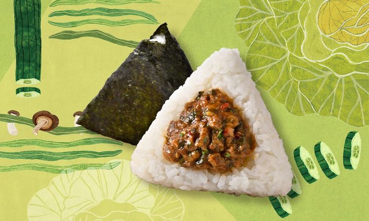 夾心三角飯糰-泰式打拋若，售價39元。業者提供