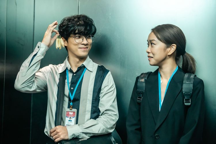 李霈瑜（右）揭林哲熹被職場性騷。Netflix提供