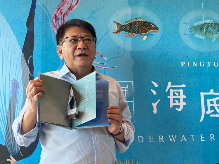 書內頁有些地方還有立體摺紙，相當有創意。陳宏銘攝