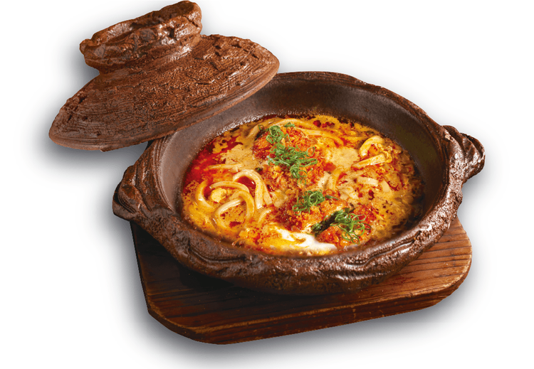 麻辣豚骨腰內豬排烏龍麵每份430元，10％服務費另計。業者提供