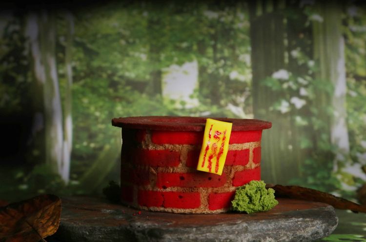 雲品大玩殭屍元素，推出一系列甜點，圖為古井蛋糕。業者提供