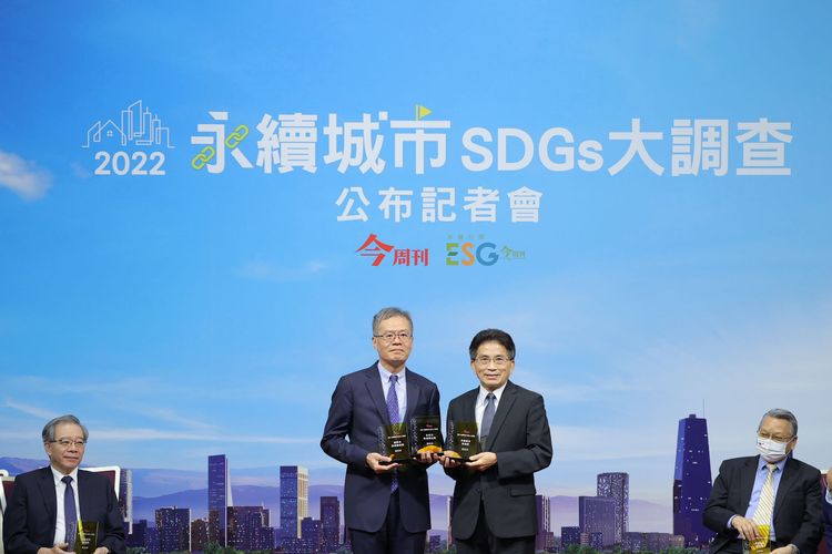 代理市長陳章賢表示，市府團隊透過設計力導入公共建設，也讓企業持續投資新竹、產業升級，經濟實力帶來更多人口紅利，讓整座城市生生不息。新竹市府提供