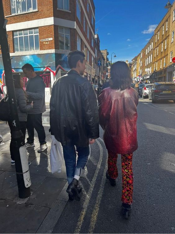 菅田將暉與小松菜奈現身倫敦約會。翻攝小松菜奈ins微博