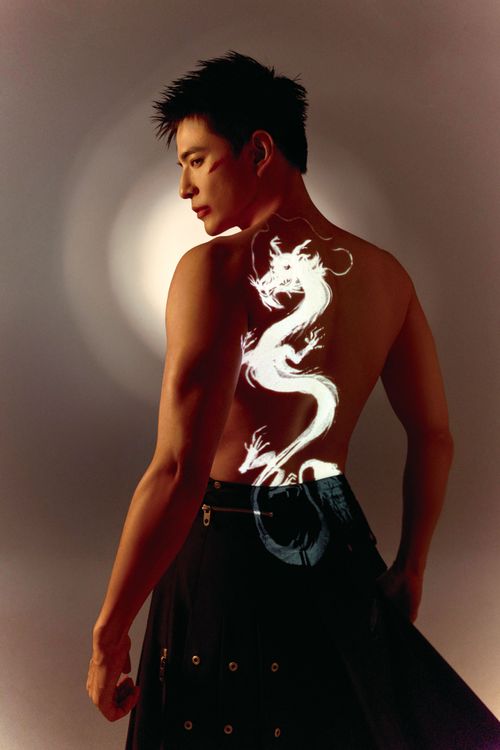 林柏叡扮演「觴闕」真實化身是一條大黑龍。凱渥提供