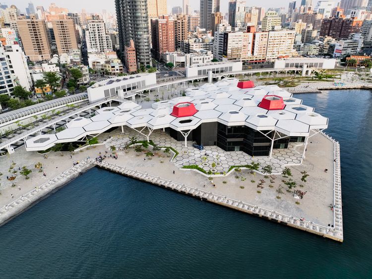 結合遊艇船舶的珊瑚礁群舞台。　高流提供