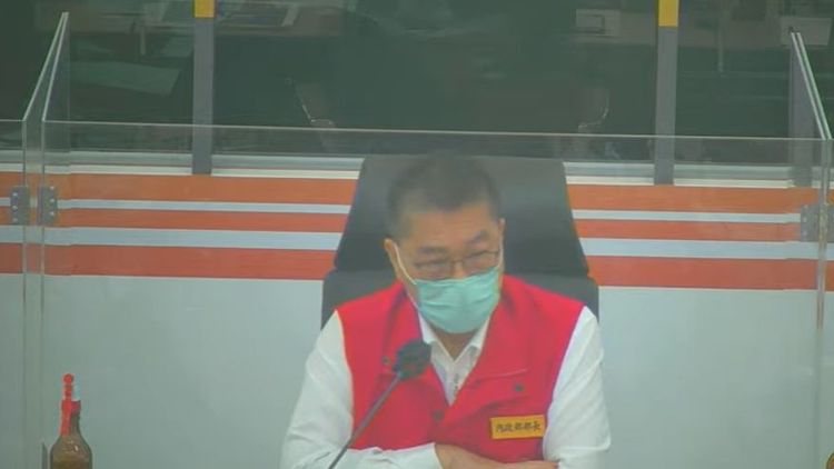 內政部長徐國勇主持中央災害應變中心會報。翻攝自中央災害應變中心
