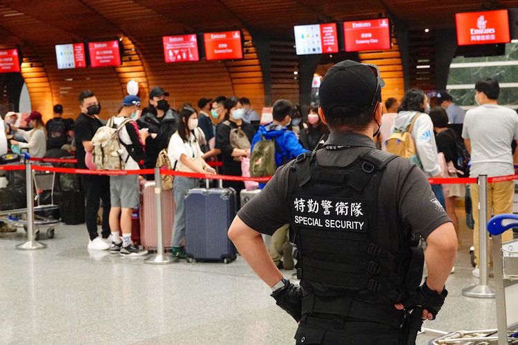 桃園機場特勤警衛。施昂強攝