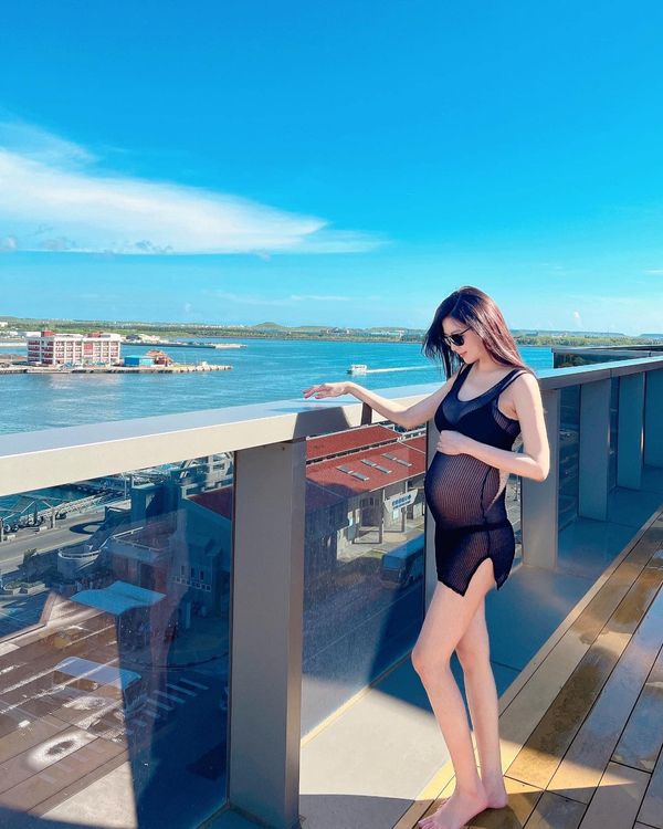 張熙恩上月PO出大肚照透露懷孕。翻攝張熙恩臉書