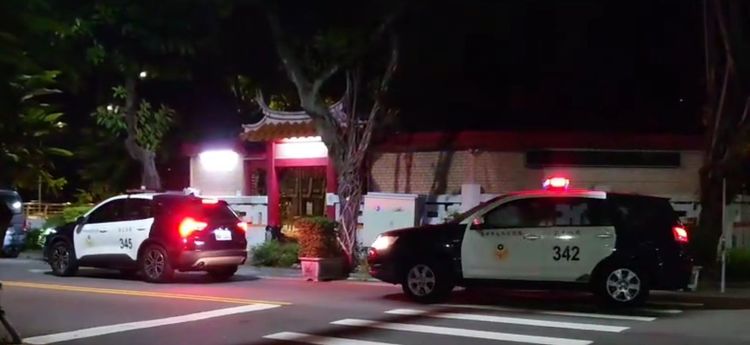 警方到場時打鬥的雙方人馬均已落跑。讀者提供