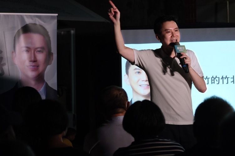 鄭朝方指出，行動願景車日前已經跑遍大街小巷，現在正式啟動，將與他一起加入鄰里拜訪。鄭朝方團隊提供