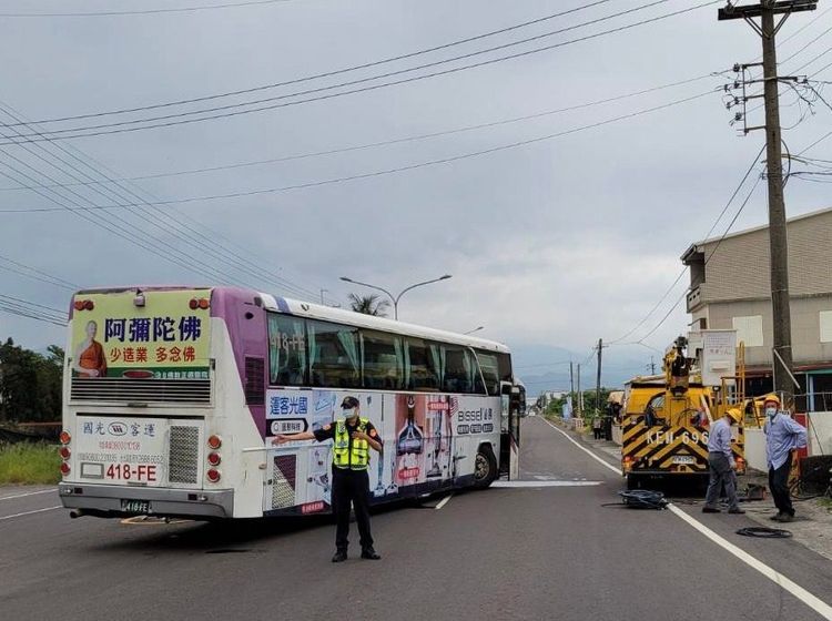 警員到場疏導交通。警方提供