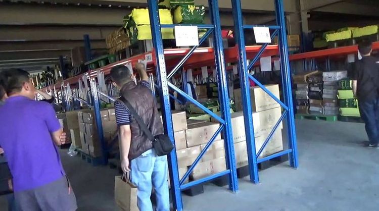 專案小組至被告經營的茶行、製茶廠搜索。南投地檢署提供