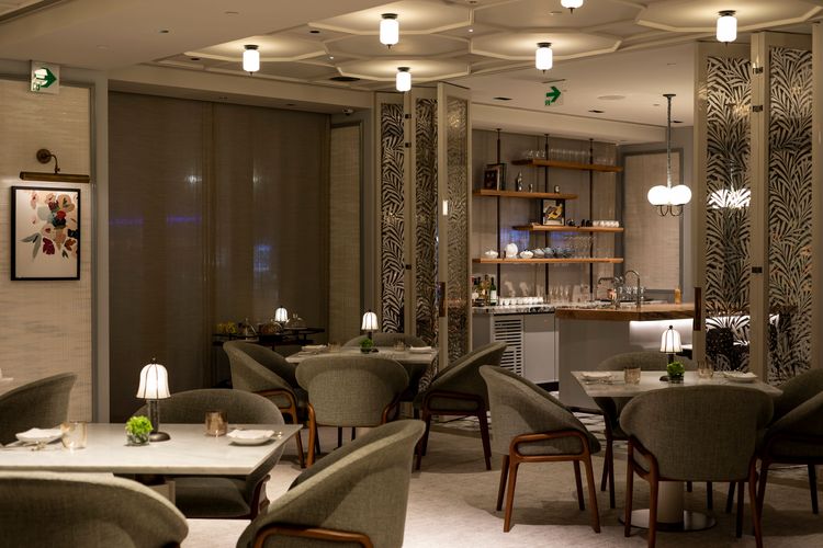 一樓共有37席座位，二樓包場空間最多容納28席。業者提供