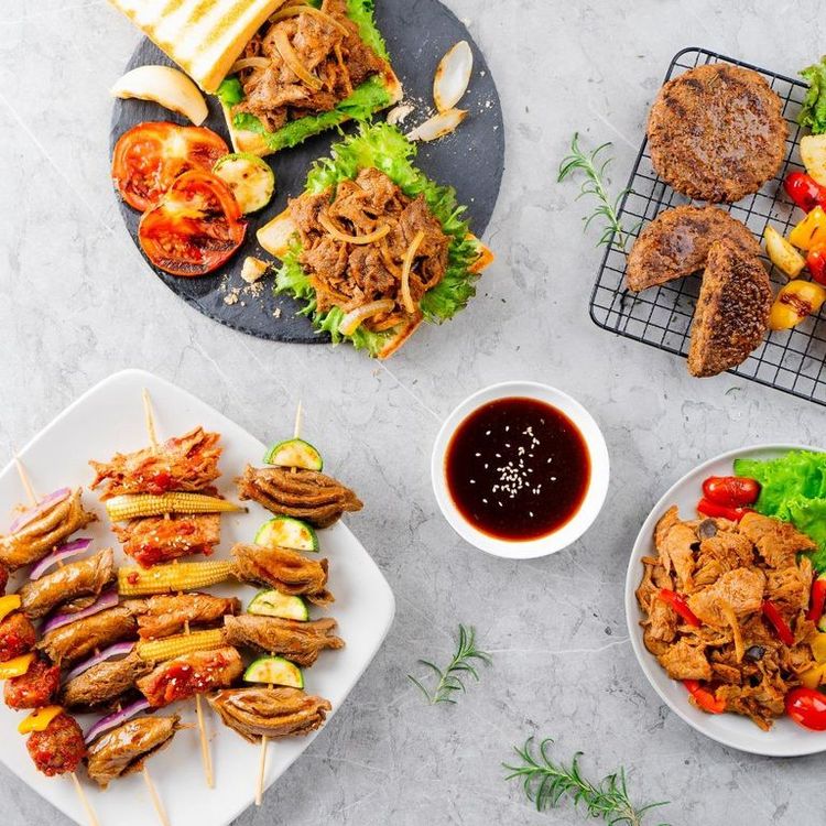 植物肉製成的烤肉食材，看起來也好美味啊。業者提供