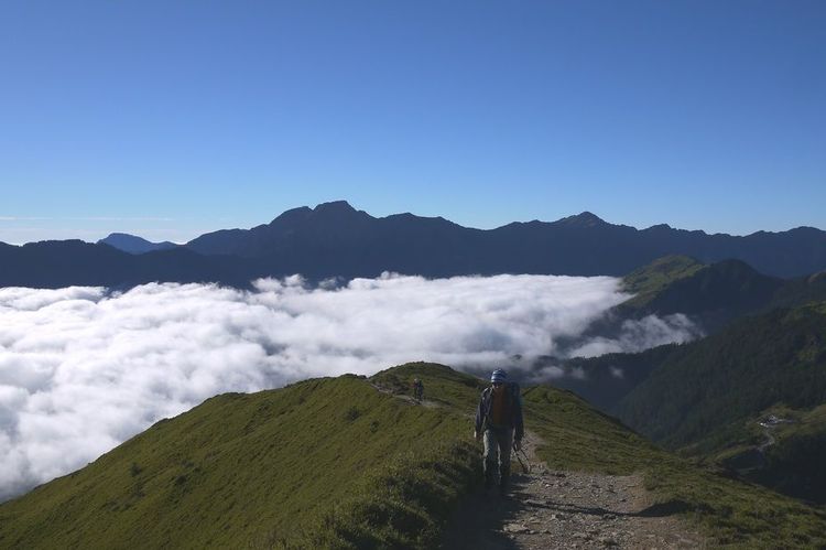 奧丁丁體驗跨年山林行程推薦－合歡山三峰與小奇萊大草原。奧丁丁提供