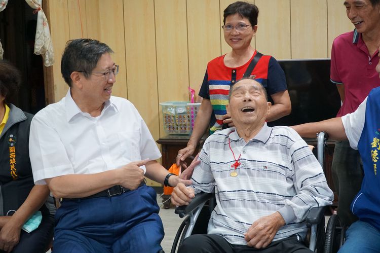 「享福利」部份，秉持「老中青幼通通照顧」的施政目標，各項福利政策，都會持續辦理下去。楊文科團隊提供