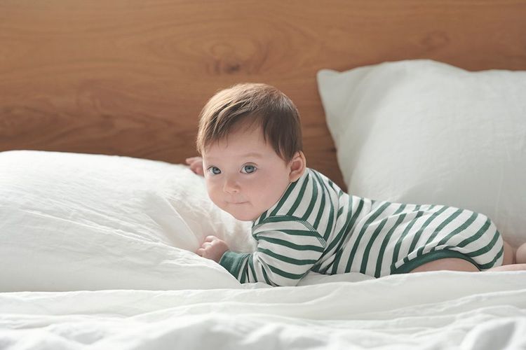  UNIQLO生日慶第一彈主打男女童裝，「新生兒圓領包臀衣」最低149元起。業者提供