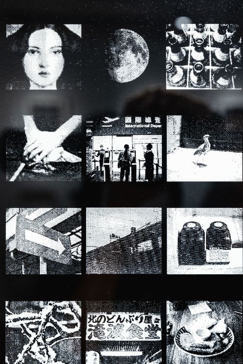 林予晞奶奶與妹妹的手互相交疊（左排第2張），溫馨又感傷。青春期影視娛樂提供