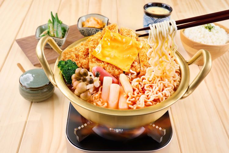 9/26-10/21平日時段點購2份套餐拍照打卡，可享有第二份6折優惠。業者提供