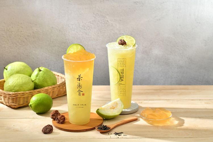 茶湯會中秋優惠全品項買四送一。圖為芭樂檸檬綠茶系列飲品。業者提供