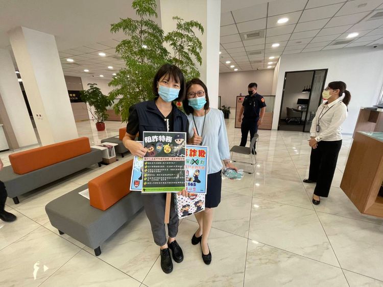 銀行行員肩負阻詐第一線重責，守護民眾財產。警方提供