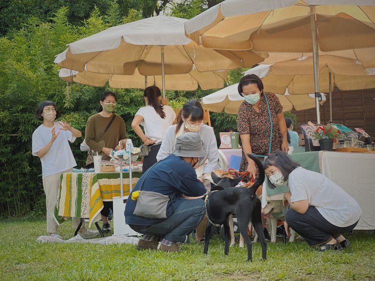 小蝸牛市集lolemarket於中秋連假期間在高美館舉行。讀者提供