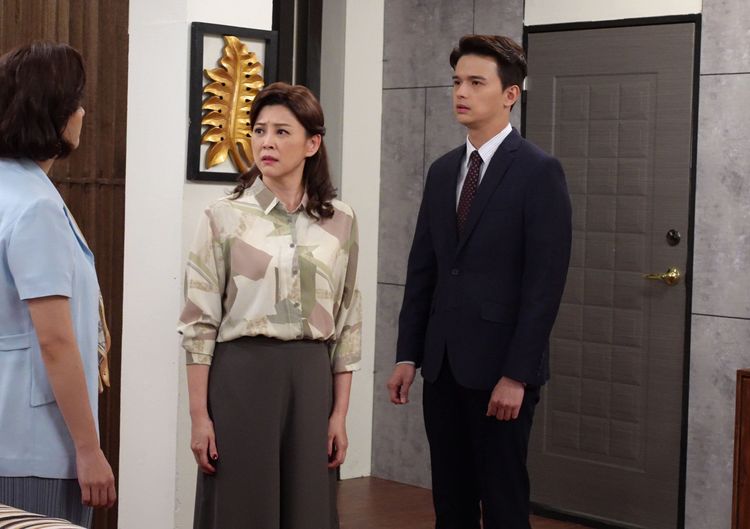  飾演尹彥凱母親的方馨也給兒子一巴掌。台視提供