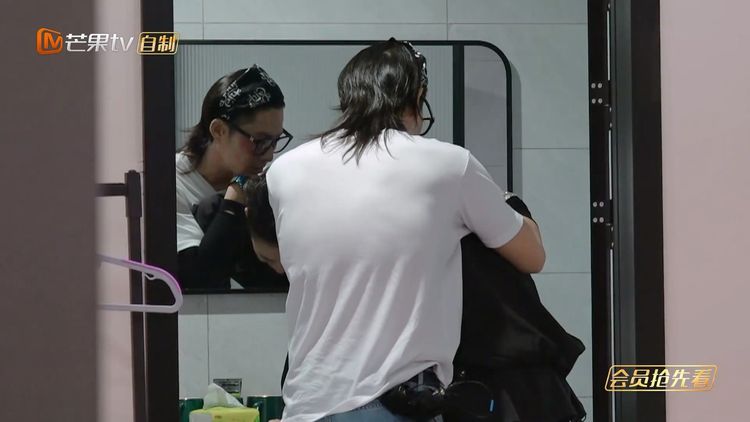 吳建豪不停安慰李承鉉。翻攝披荊斬棘節目