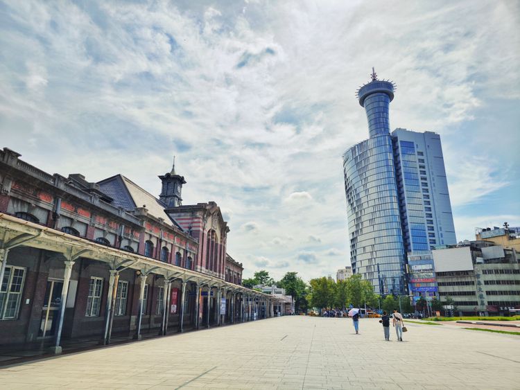 台中李方艾美酒店緊鄰台中火車站、臺中驛鐵道文化園區。田欣雲攝