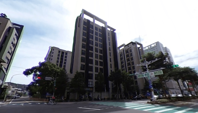 廣春成建設看好經國重劃區發展，同樣選址經國路推出「經國逸品」，每坪開價33萬元起，目前已經完銷。翻攝售屋平台