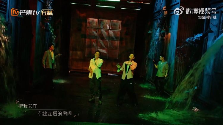 王大陸（左起）、吳克群、吳建豪、潘瑋柏先經歷水柱洗禮。翻攝披荊斬棘微博