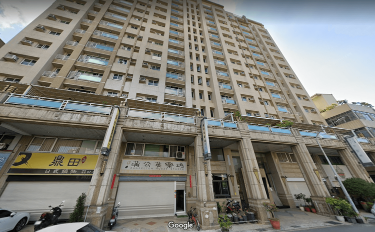 當地熱門的漢民商圈屋齡10以上中古屋還有1字頭。翻攝Google map