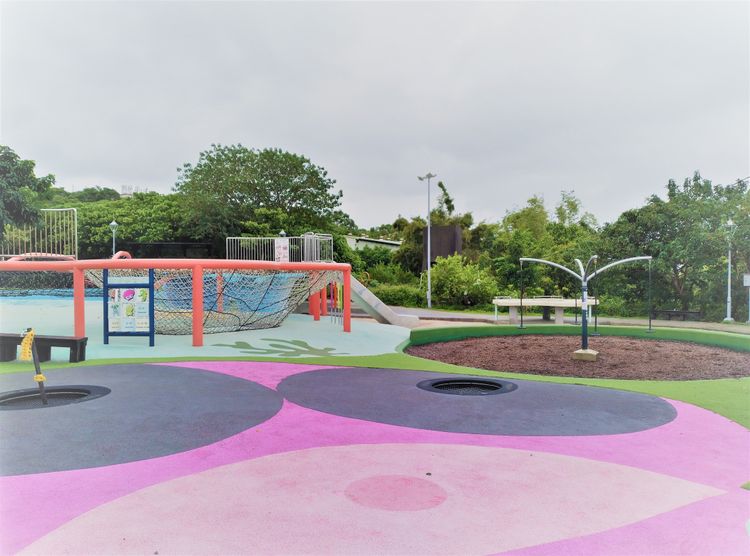 以彈塗魚為主題的八里渡船頭公園，適合大人小孩一同遊玩。新北觀旅局提供