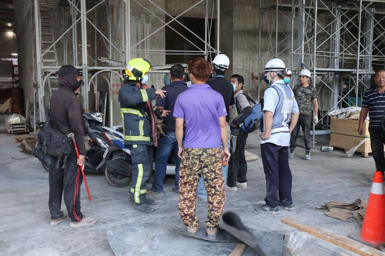 西屯區一處建案今發生工人墜樓。張喆喜攝