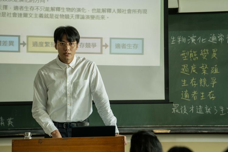 張睿家在《置物櫃少女》單元扮演流浪教師，角色性格極度壓抑。轉高高娛樂提供