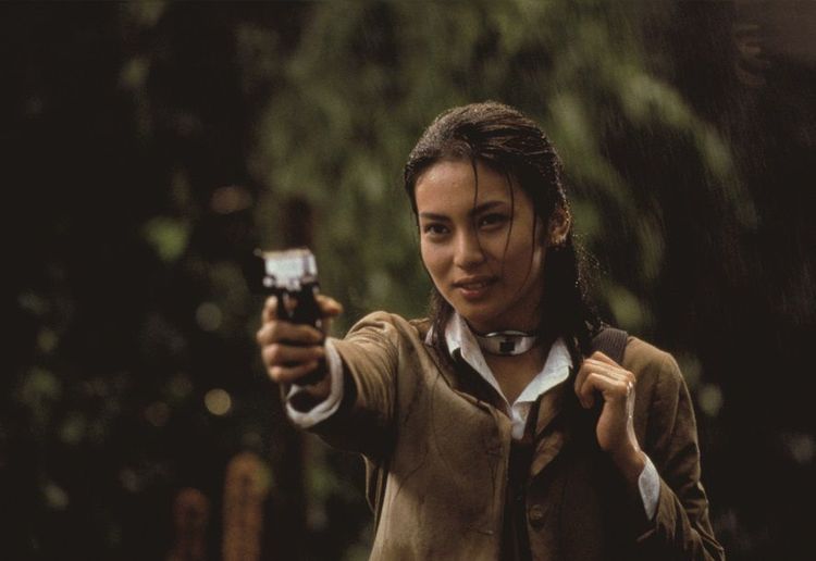 柴崎幸在《大逃殺》中發狠殺同學。車庫娛樂提供