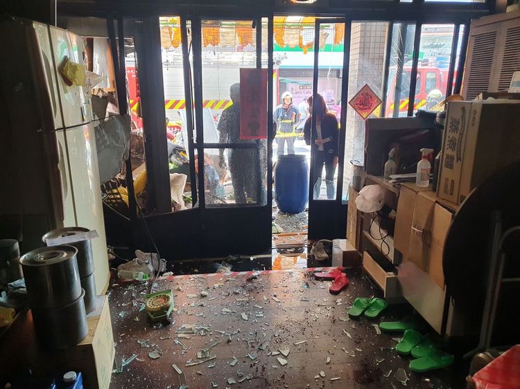 爆炸現場一片凌亂。讀者提供