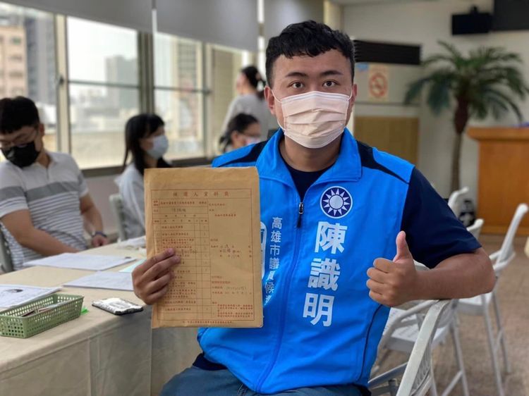 陳識明（圖）今發出「如果麗娜姐肯看我一眼」，指陳麗娜若願與他溝通，就不會演變成同黨同志之間毫無信任感的窘境。翻攝自陳識明臉書