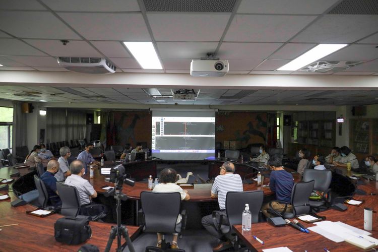 團團醫療團隊包括人醫及獸醫。動物園提供