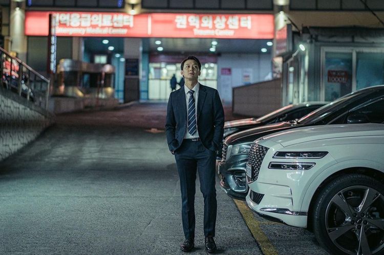 朴有天《獻給邪惡》飾演財團駙馬爺名醫，一夕之間失去一切，跟他的人生頗像。翻攝naver